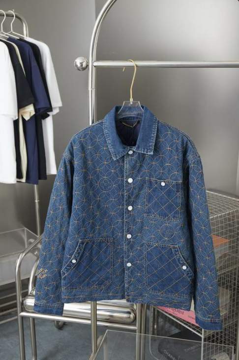 Picture of Louis Vuitton Jackets _SKULVS-XLhgntx0431593